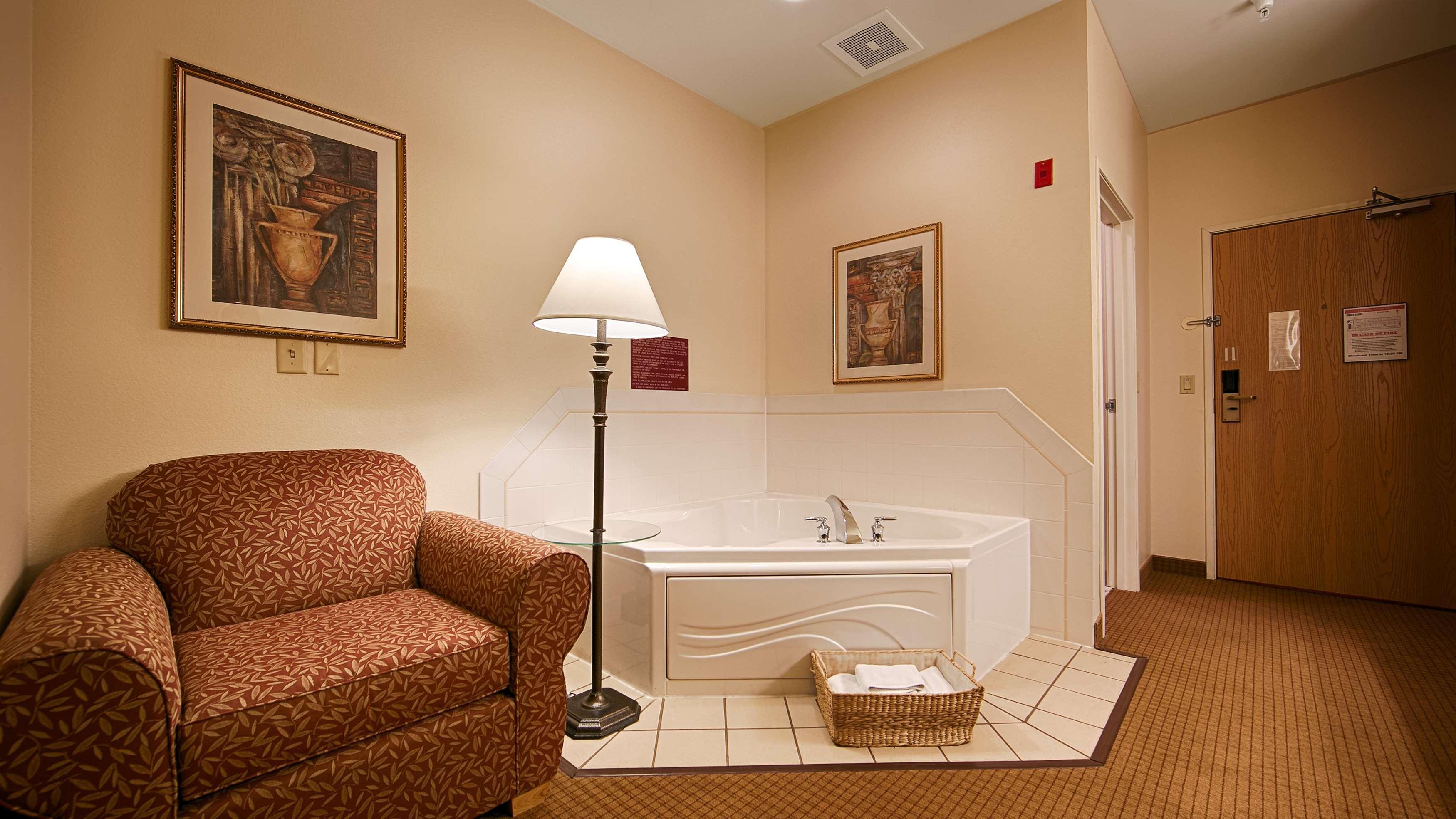 Best Western Wapakoneta Inn Bagian luar foto