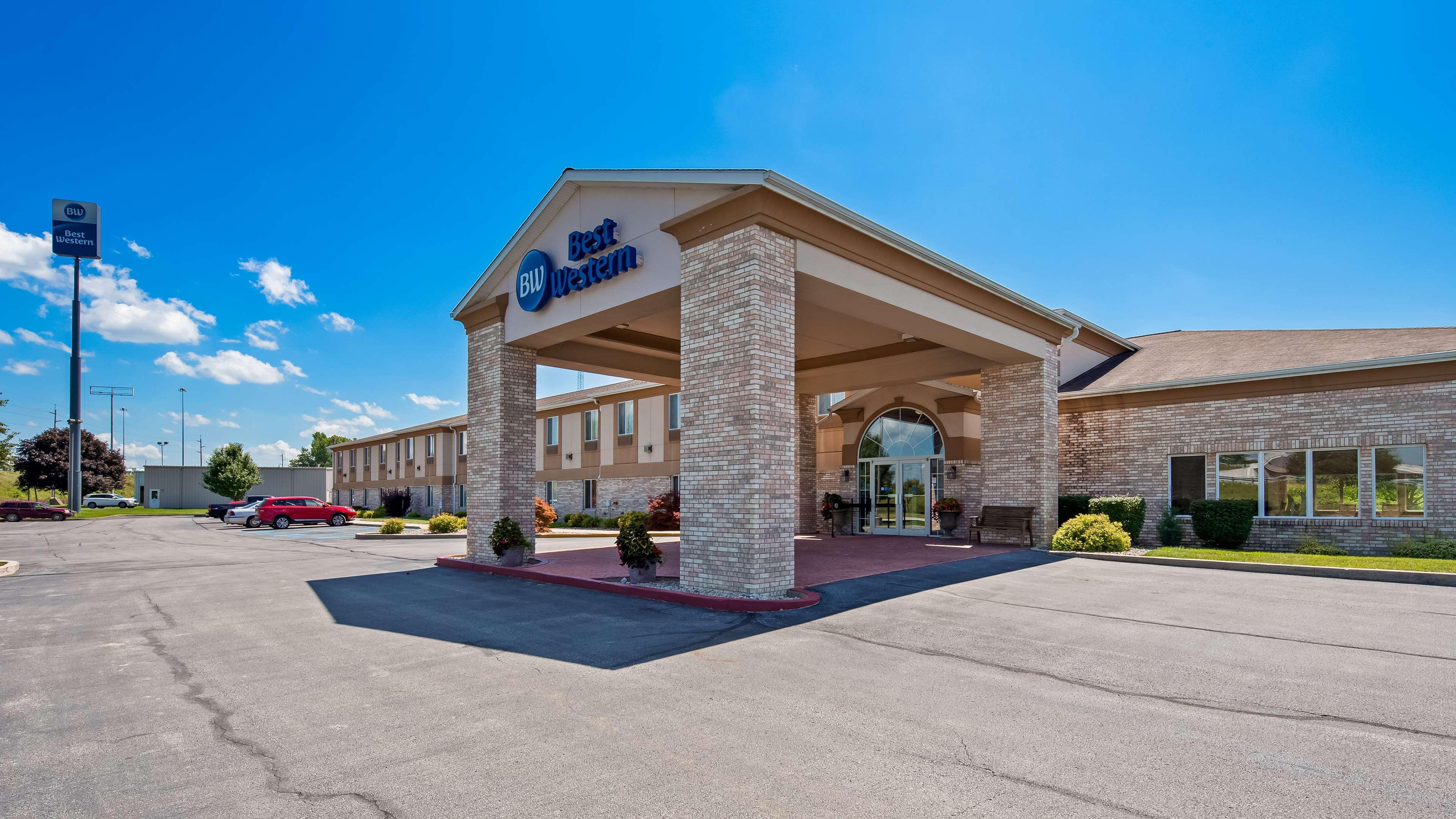 Best Western Wapakoneta Inn Bagian luar foto
