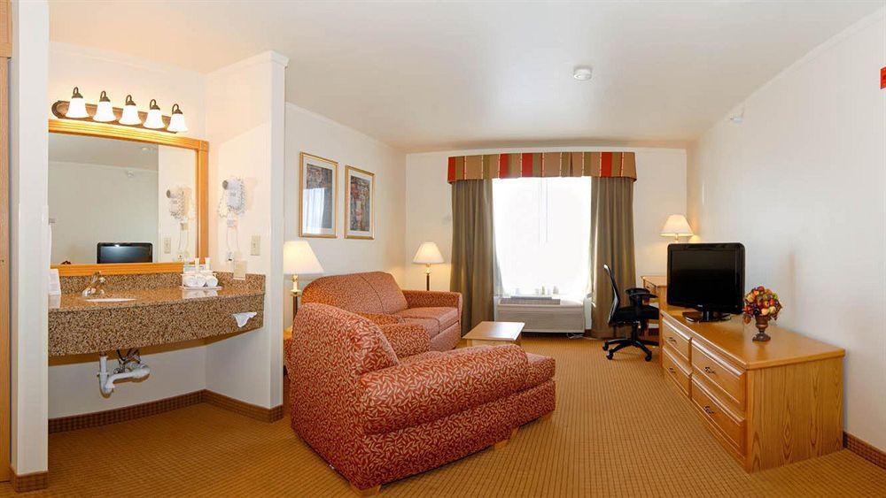Best Western Wapakoneta Inn Bagian luar foto