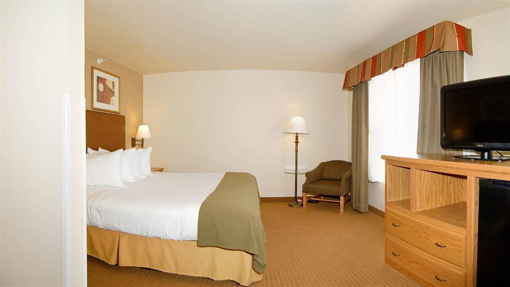 Best Western Wapakoneta Inn Bagian luar foto