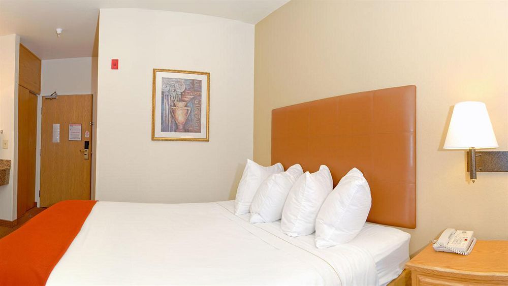 Best Western Wapakoneta Inn Bagian luar foto